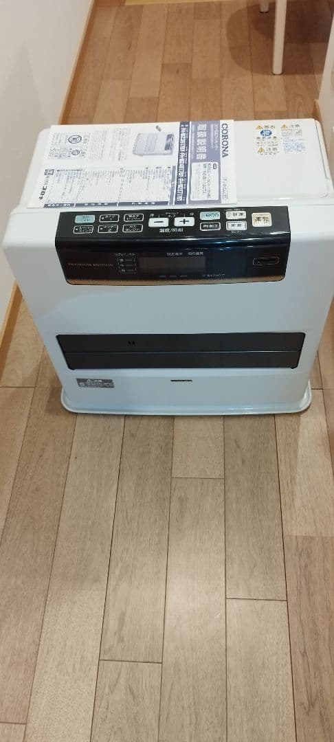 中古　コロナ 石油ファンヒーター FH-WZ5717BY ホワイト　2017年製