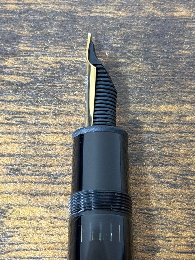 未使用に近い　149　18K ゴールド　三帯　デュマ型ペン芯　万年筆　M