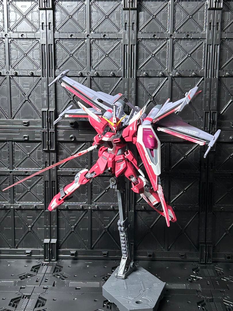 インフィニットジャスティスガンダム弍式　塗装完成品　部分塗装　HG