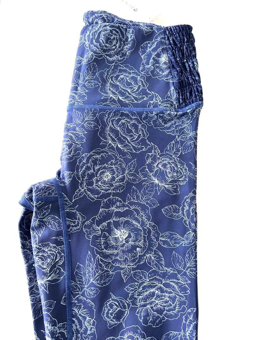 タグ付新品スカーラ　上下セット　MブラトップとSレギンス　SUKALA2バック付