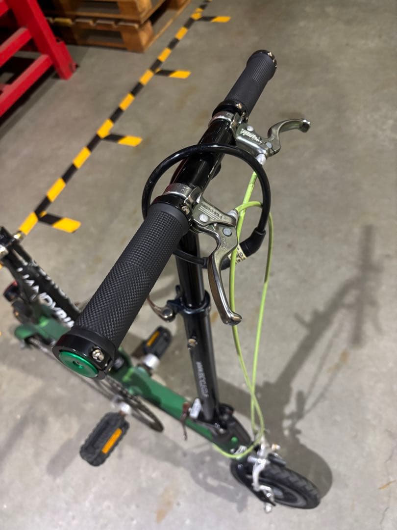 ブリヂストン　ハンディバイク8 折りたたみ自転車 ノーパンクタイヤ