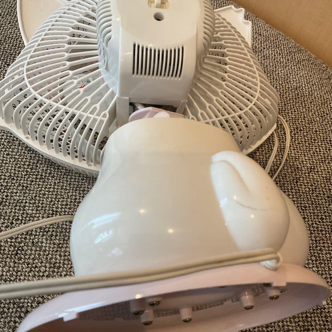 し*❌様 チャーミーキティ　扇風機　ピンク　06年製　羽根18㎝　風:強弱　首振