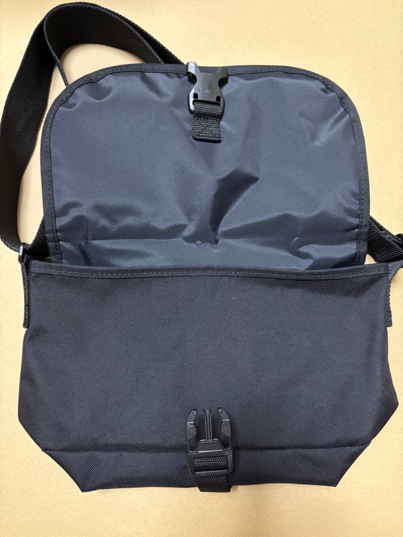 【マンハッタンポーテージ】ポケモンコレクション　ピカチュウ　メッセンジャーバッグ