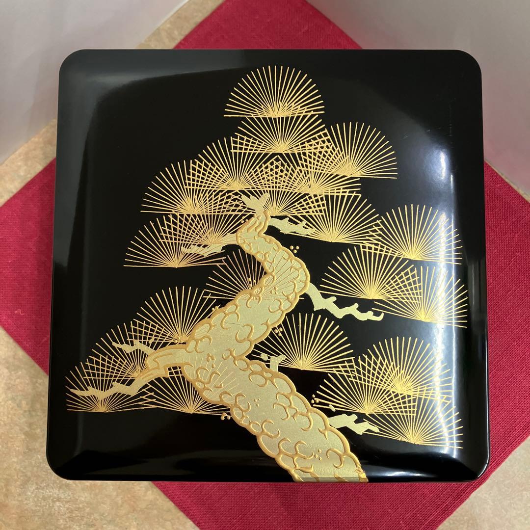 お値下げしました。会津塗黒金老松松竹梅3段重箱