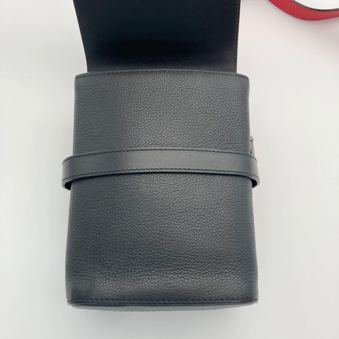 【極美品】クリスチャンルブタン ベネッシュリポーター ショルダーバッグ