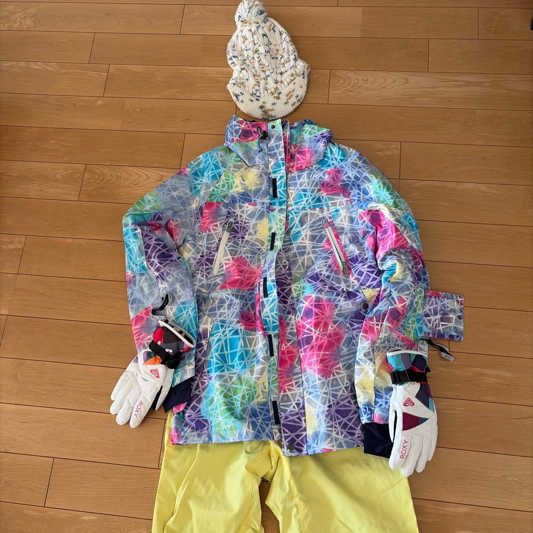 女性用スキーウェア　S 上下　帽子　手袋　靴下