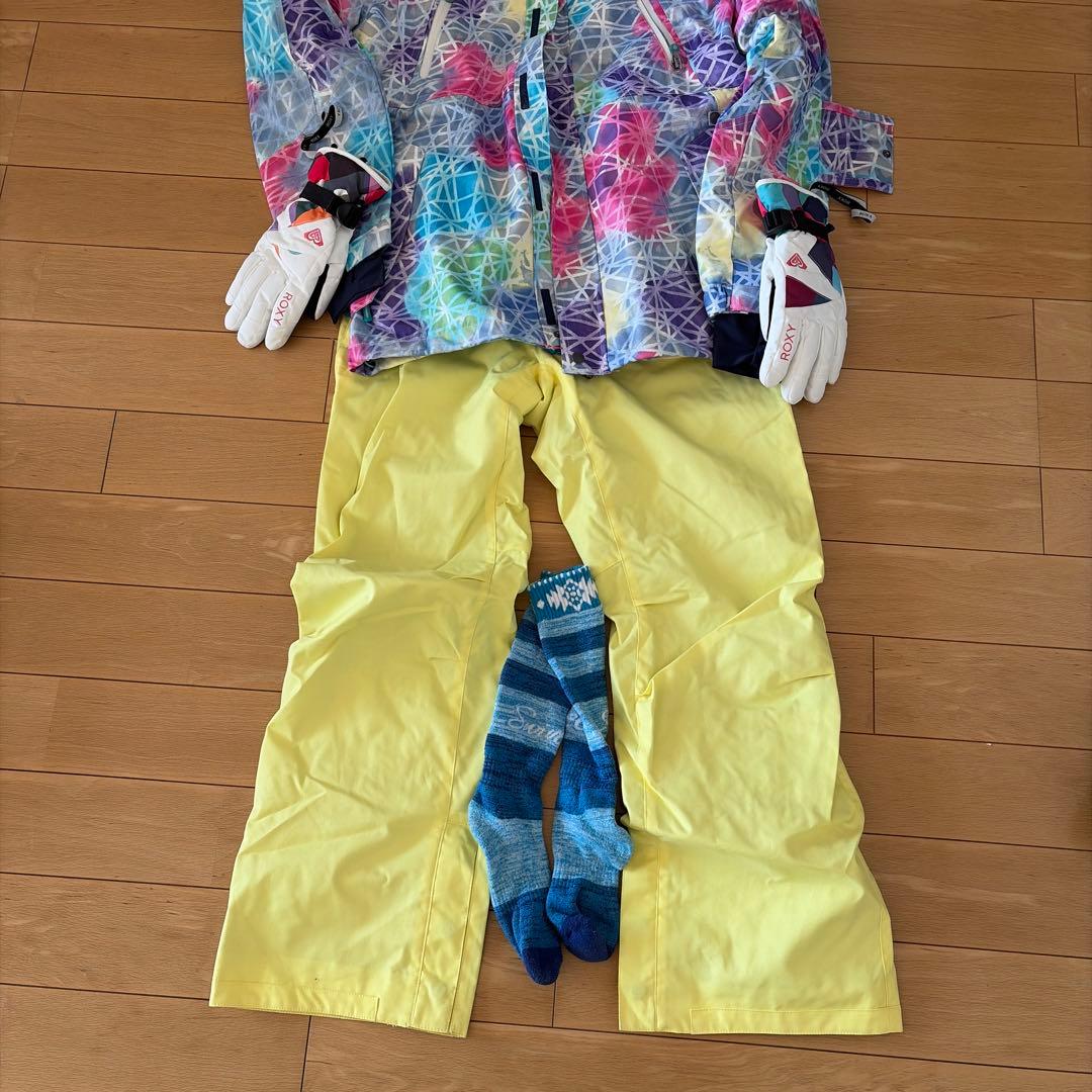 女性用スキーウェア　S 上下　帽子　手袋　靴下