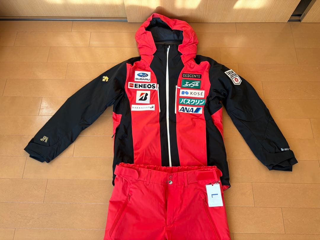 スキーウェア 赤/黒 フード付き