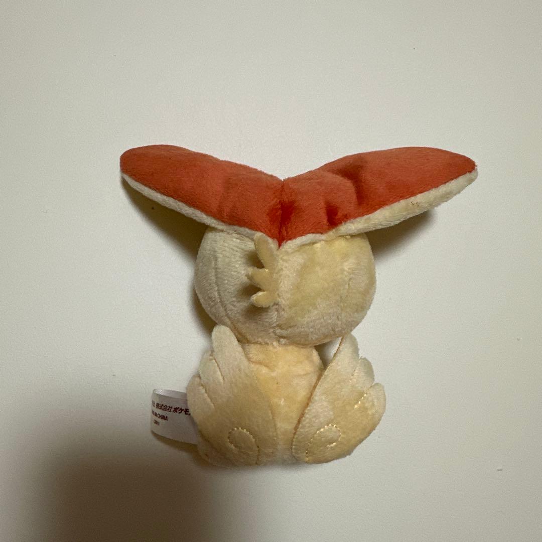 ビクティニ　キャンバス　ぬいぐるみ