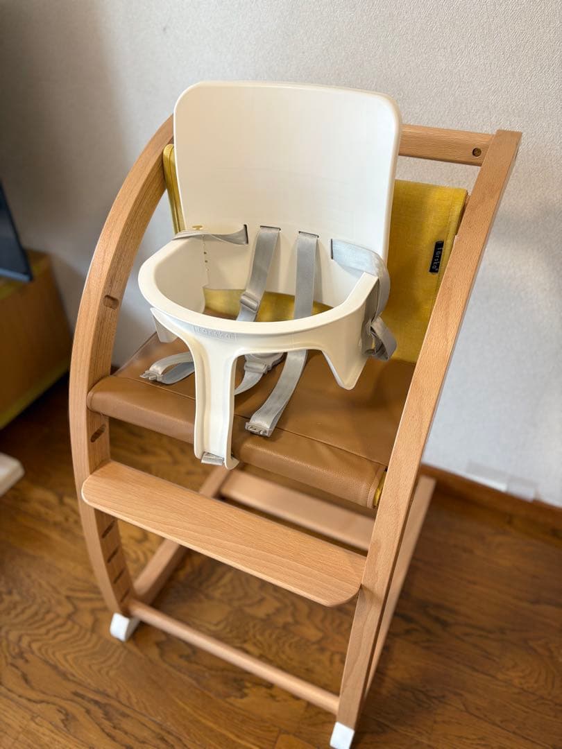 ファルスカ スクロールチェア One ミモザイエロー