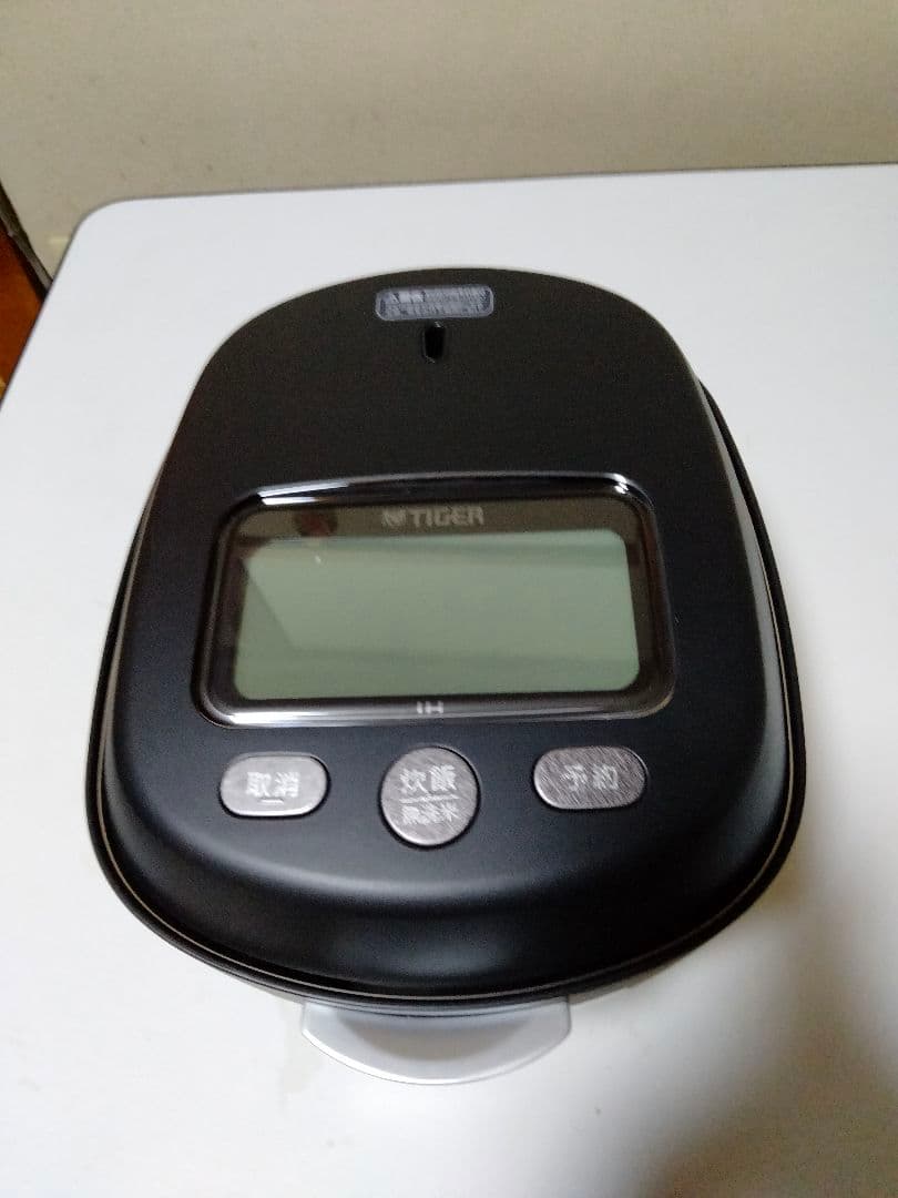 未使用品タイガー炊飯器 3.5合 土鍋圧力IH ブラック JRX-T060KT