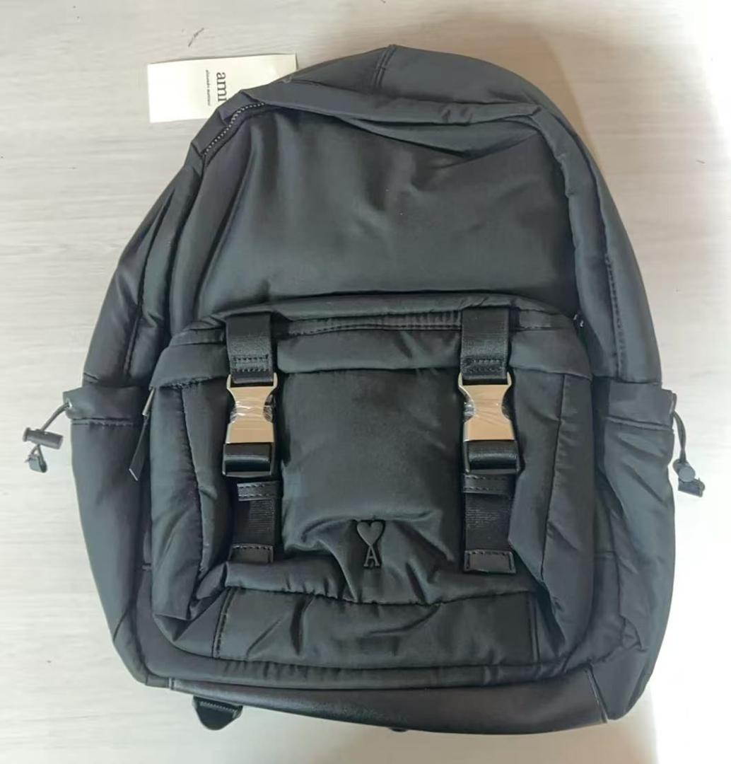 AMI PARISバックパックブラック ナイロンハートロゴ ウォータープルーフ
