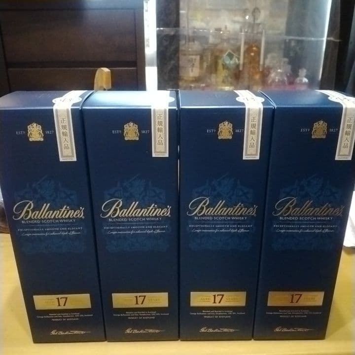 Ballantine's 17年 ブレンデッドスコッチウイスキー4本セット