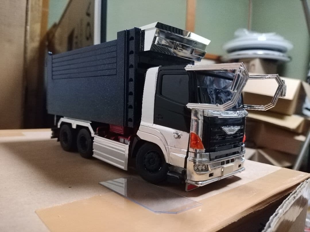 デコトラ　トラック　デカ箱　ダンプ　日野　グラプロ　グランドプロフィア　完成品