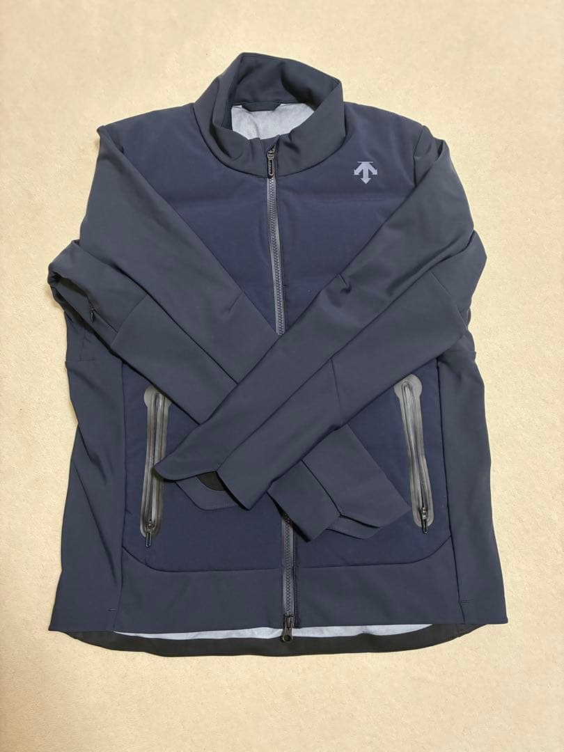 ★新品　デサントg-arc collection ハイブリッドダウンジャケット