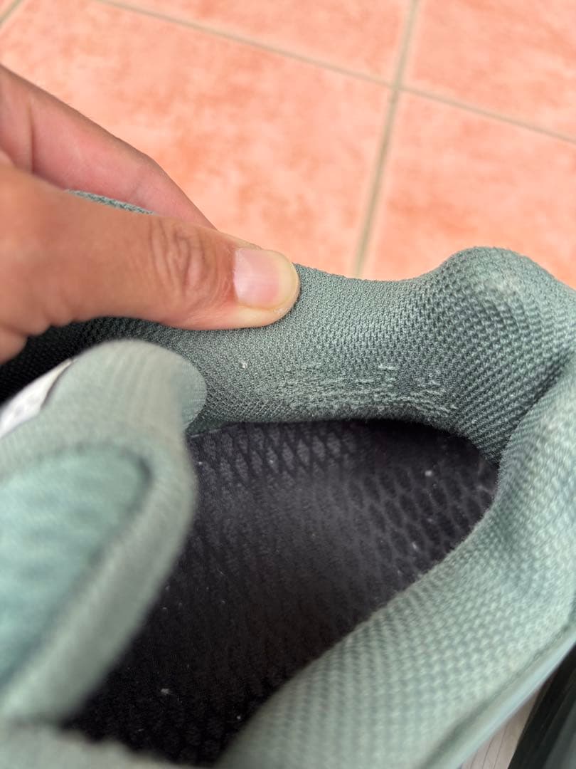 YONEX FUSIONREVテニスシューズ 27センチ　オリーブ