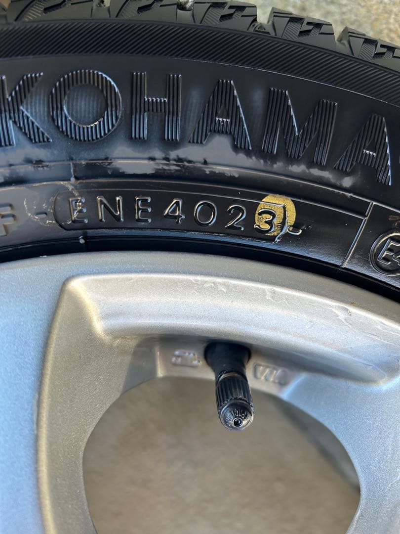 Yokohama スタッドレスタイヤ 13インチ ホイールセット　2023年製