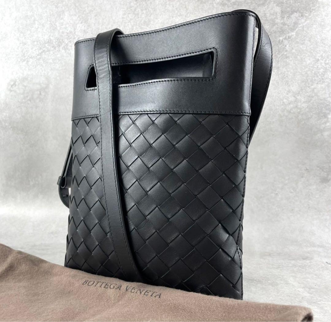 ボッテガヴェネタ イントレチャート ショルダーバッグ 611357 カーフレザー