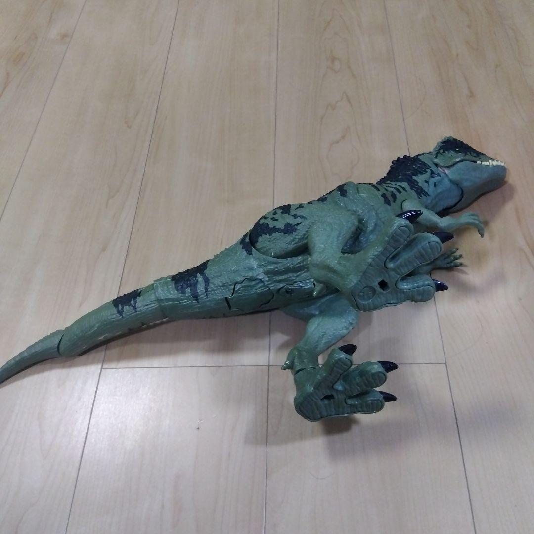 ほえるギガノトサウルス