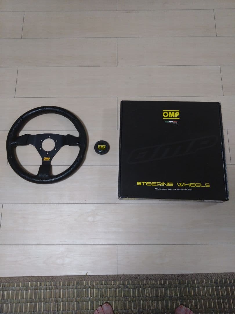OMP ステアリングホイール 黒 33