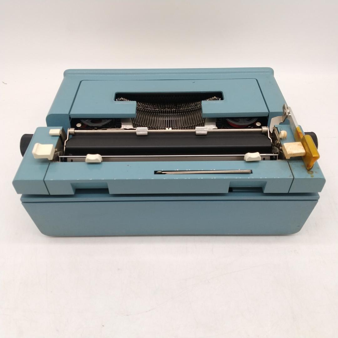 2817番 Olivetti オリベッティ Studio 46 タイプライター
