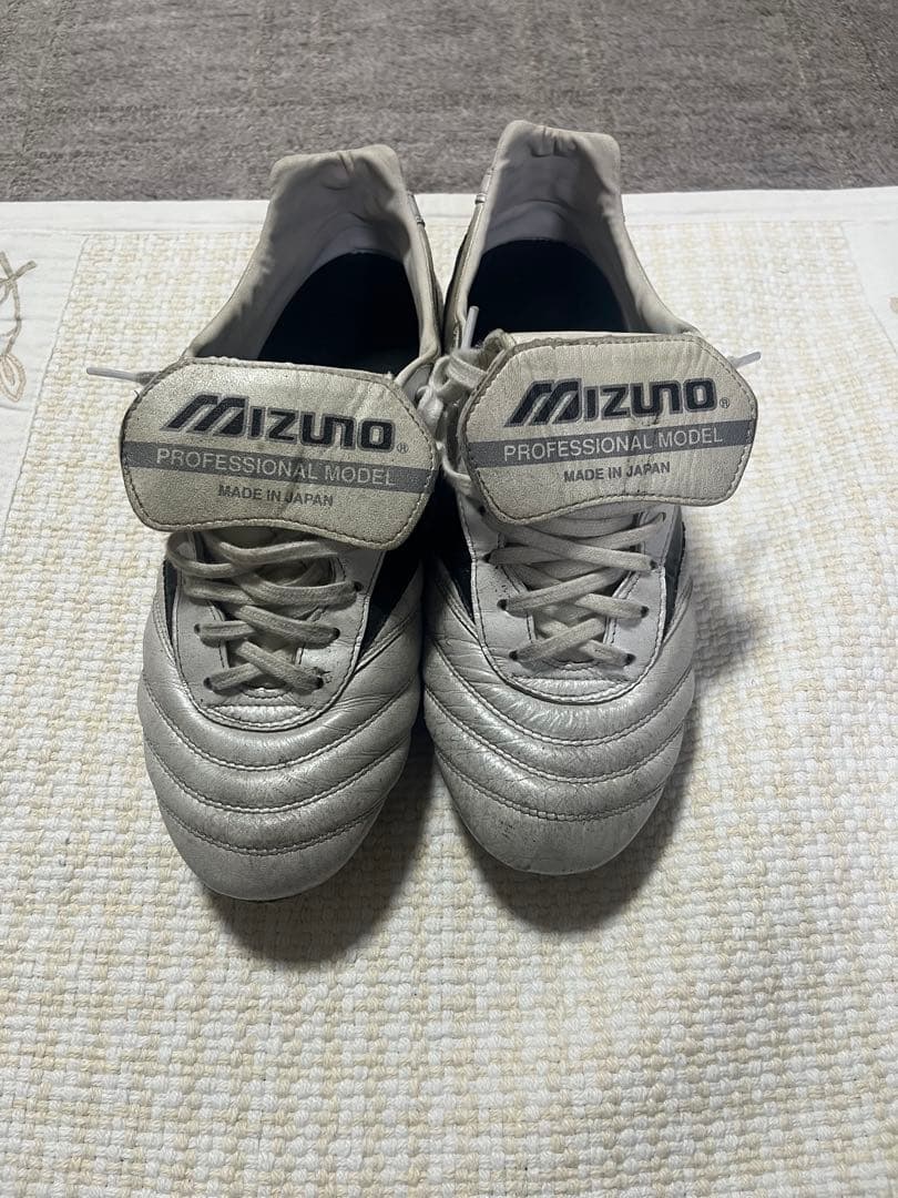 ミズノモレリア 25周年モデル　25.5センチ