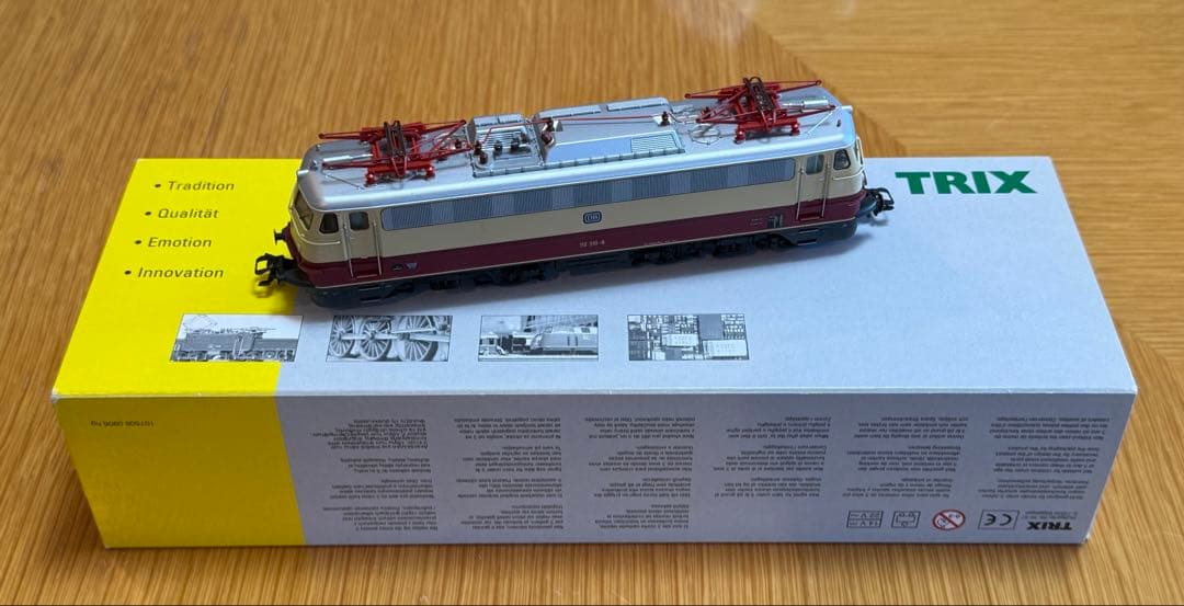 鉄道模型 TRIX 22032 BR112 DB TEE DCC/Selectrix