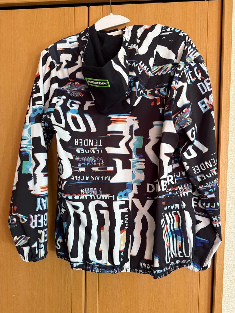 Mサイズ　DECEMBER MAY ウィンドブレーカー