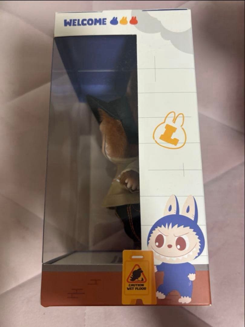 POP MART WACKY MART ぬいぐるみ labubu 店員
