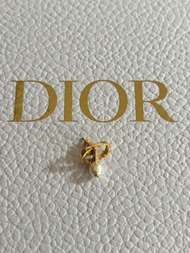 Dior ゴールドメッキ パール付きピアス(片耳用) Petit CD ピアス
