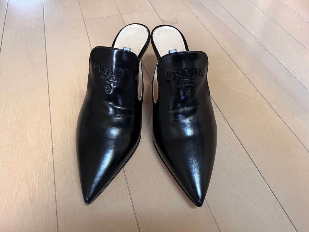 PRADA★黒 ポインテッドトゥミュール