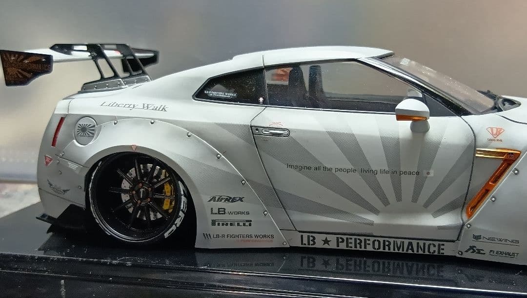 1/24 プラモデル完成品 R35 GT-R リバティーウォーク 戦闘機カラー