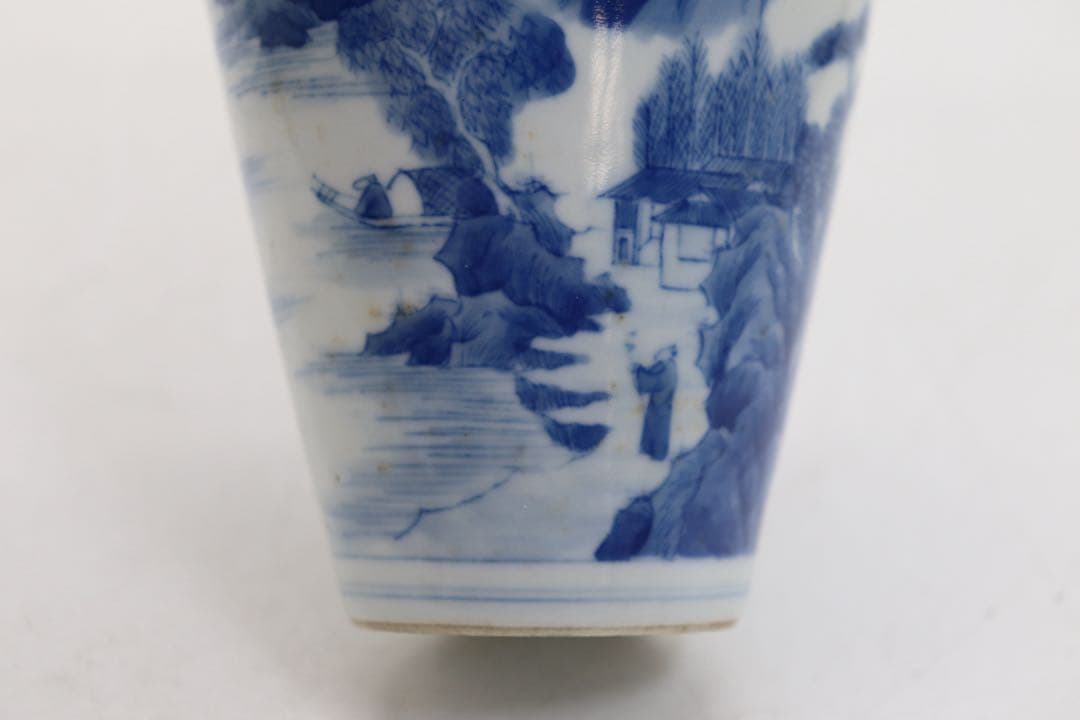 中国　染付　山水人物紋瓶　大清康熙年製銘　送料込み250814