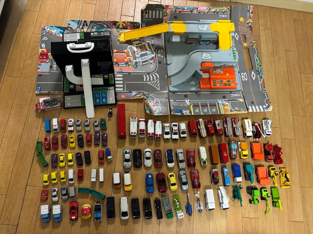 トミカまとめ売り　トミカタウン付き