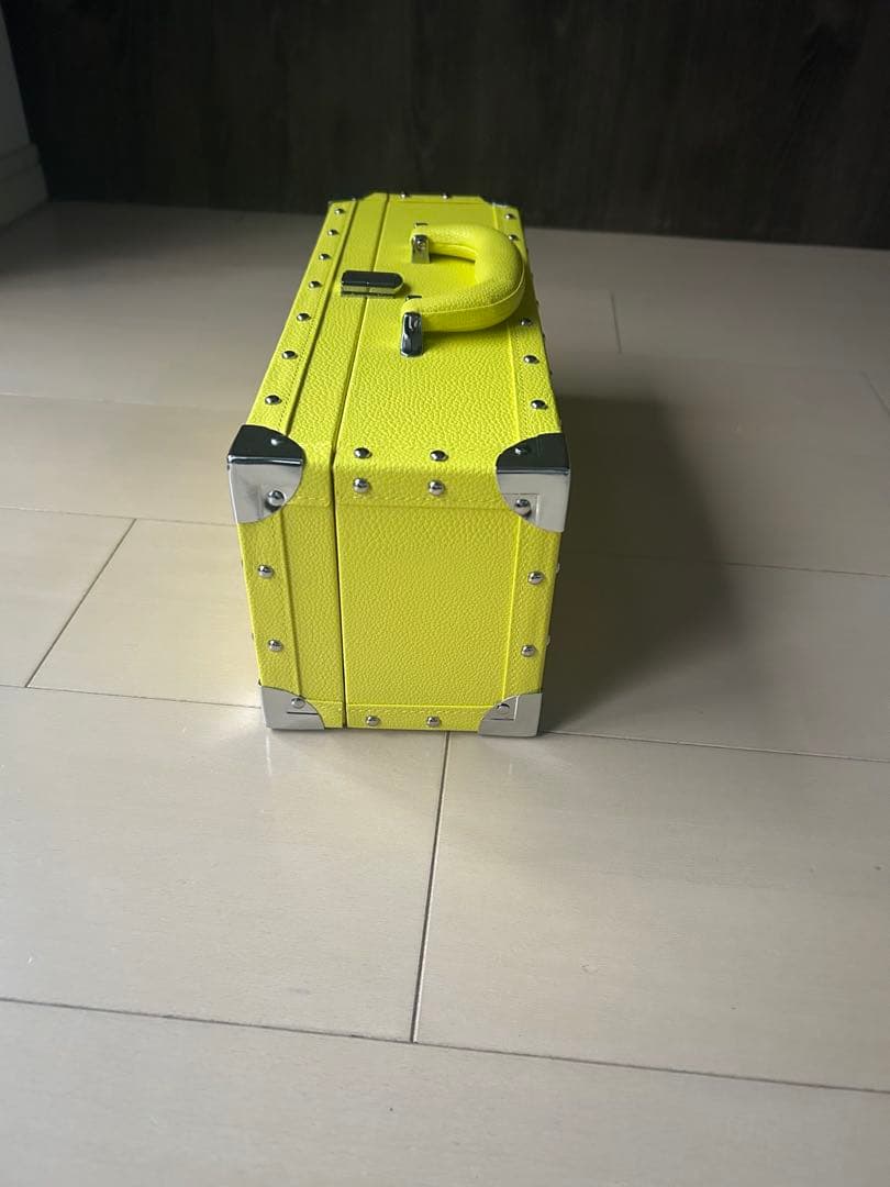 ANGEL スタッズ付きイエローボックス 値下げ交渉⭕️