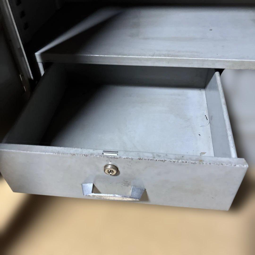 昭和レトロ　Zipper キャビネット 両開き書庫　グレー　鍵なし、ダイヤル壊れ