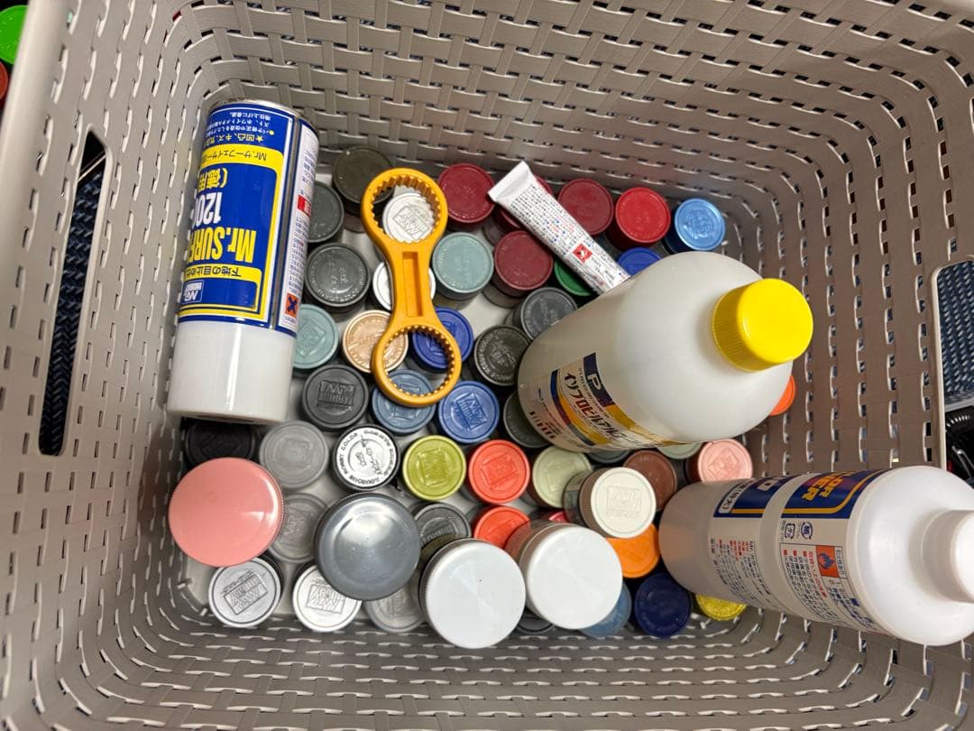 プラモデル　用具一式　塗料　スプレーなど