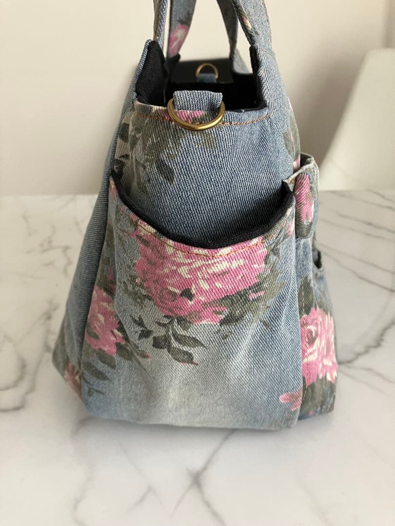 774 ローザ　大きめデニムリメイクバック