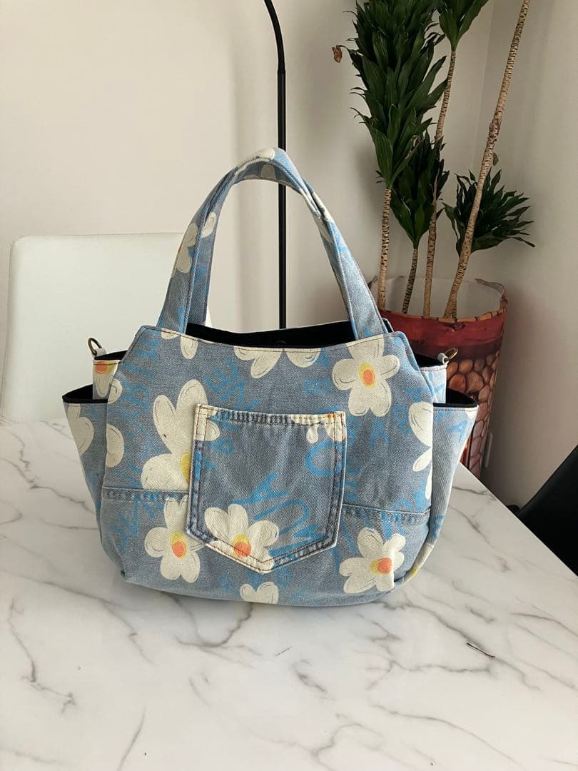 774 ローザ　大きめデニムリメイクバック