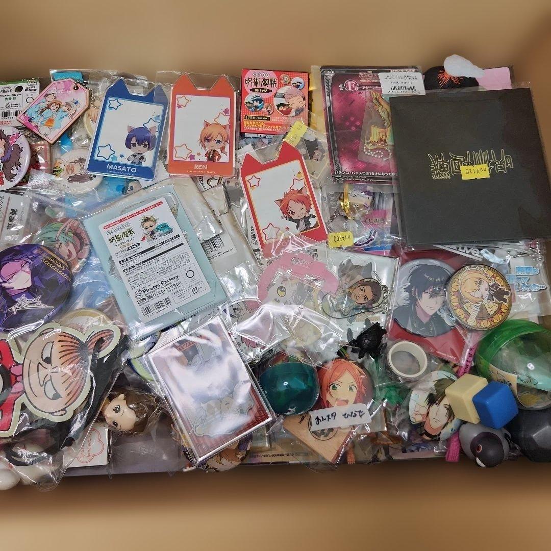 ノンジャンル　アニメグッズ　まとめ売り 550個程度