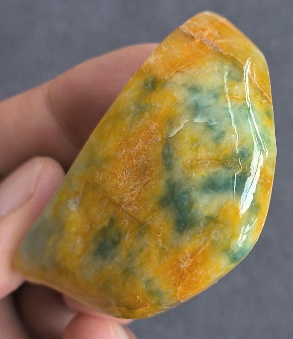 【貴重】ミャンマー産黄本翡翠（ジェダイト）の原石（71ｇ）