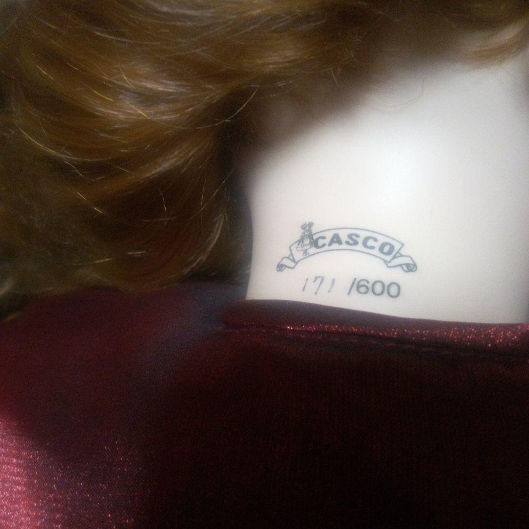 癒し系柔らかな表情の少女／アンティークドール