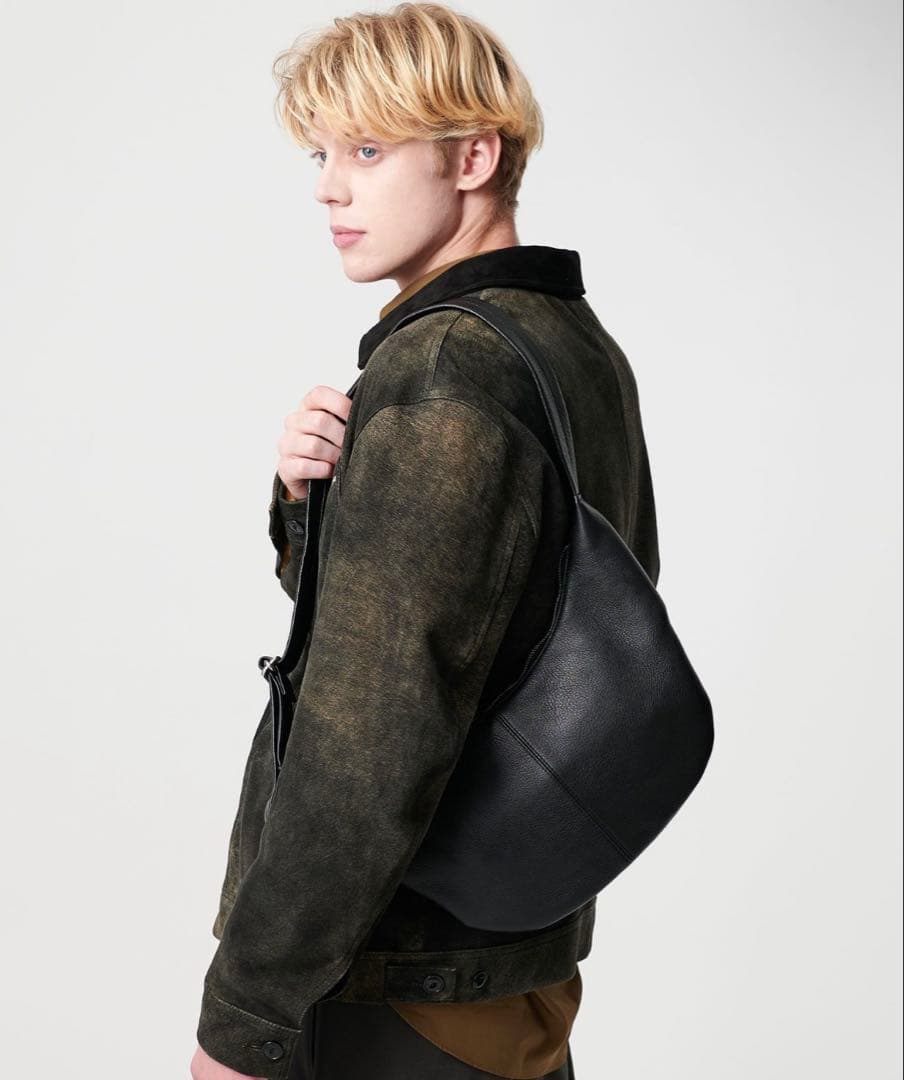 【Beauty&Youth】レザームーンショルダーバッグ