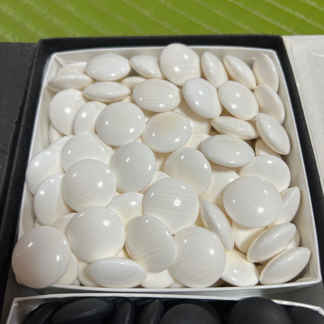 囲碁石　日向特製　本那智黒石