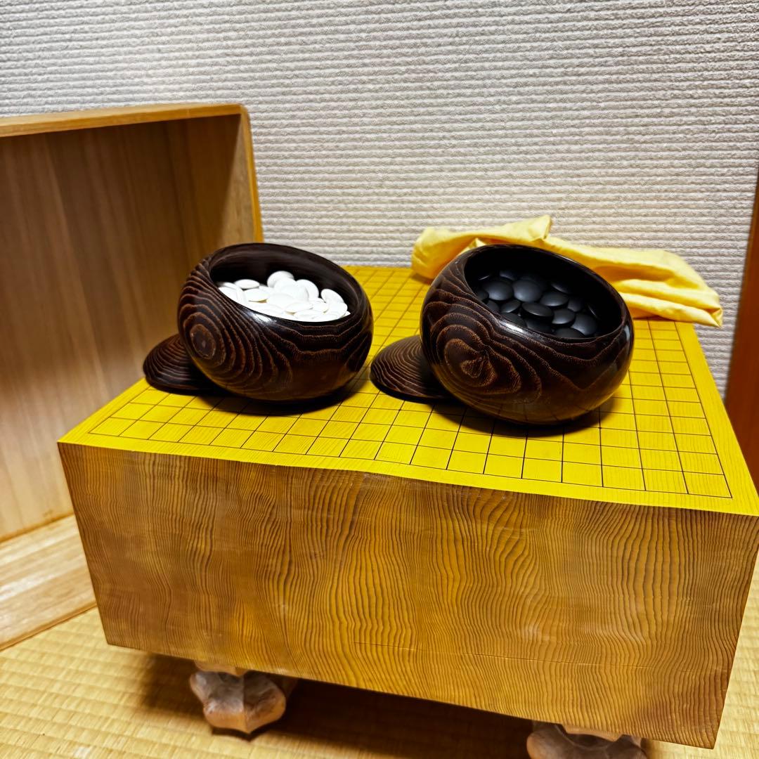 高級　本格派　囲碁盤　碁笥　碁石　脚付き　ヘソ有　新榧　柾目　蛤碁石　那智黒石