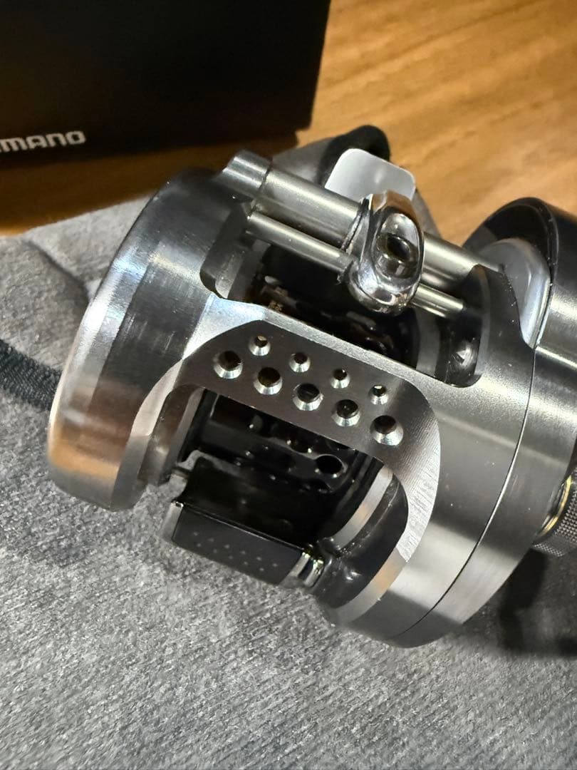 シマノカルカッタコンクエスト　17BFS HG 美品箱付き　中古