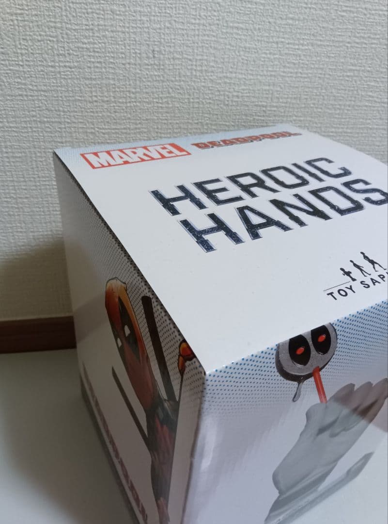 マーベル　1/1スケール ヒロイックハンド デッドプール　フィギュア