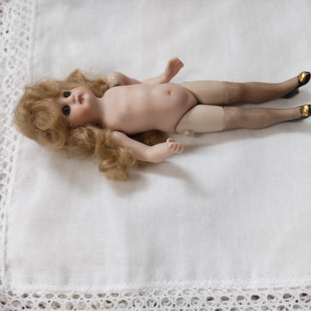 ミニョネット　アンティークドールリプロ　人形