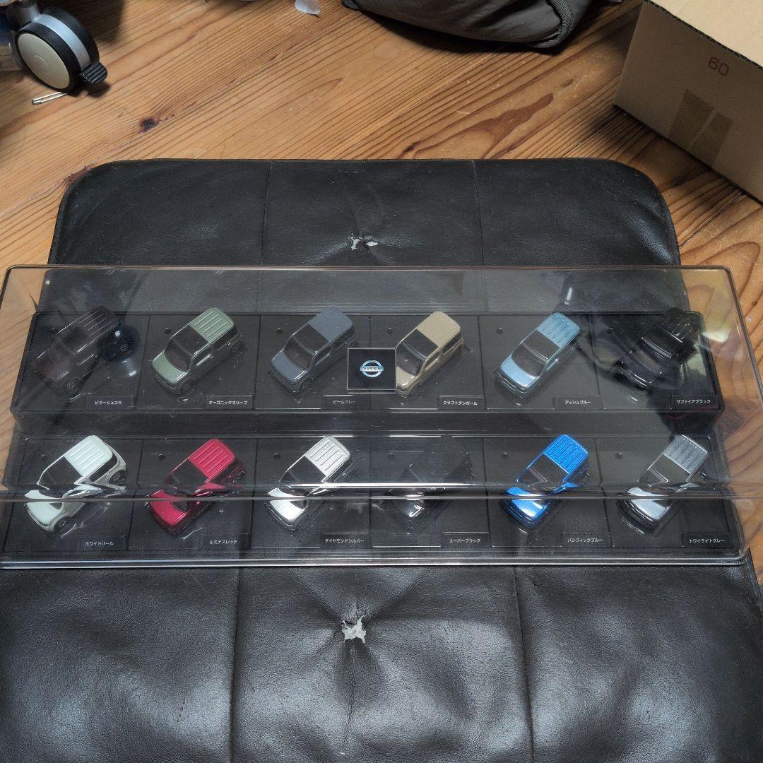 日産キューブ　カラーサンプルトミカ　フルセット