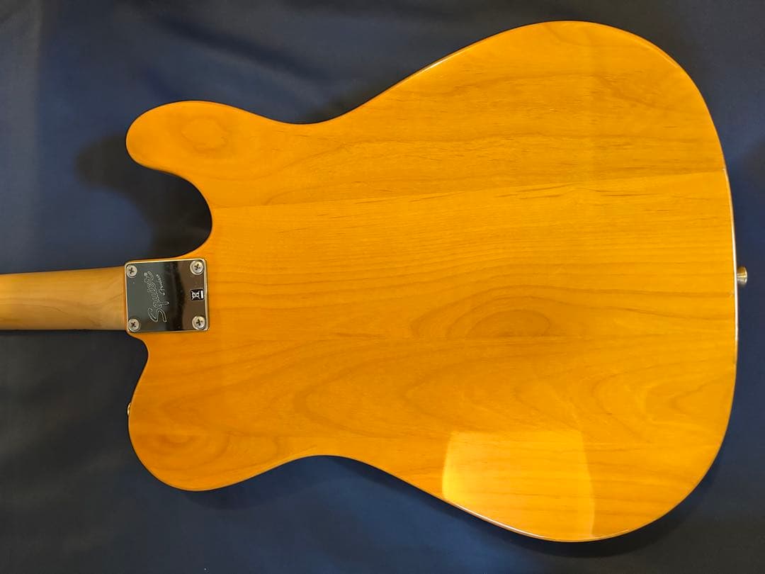 左利き用　Squier by Fender スクワイヤー　フェンダー